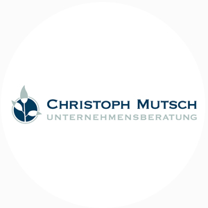 Logo von Christoph Mutsch Unternehmensberatung mit stilisiertem Pflanzenmotiv.