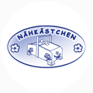 Logo des Nähkästchens mit einem stilisierten Nähkästchen und Blumenmotiven.